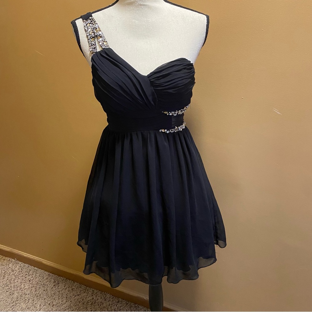 City Triangles one shoulder black special occasion prom dance mini dress sz 1